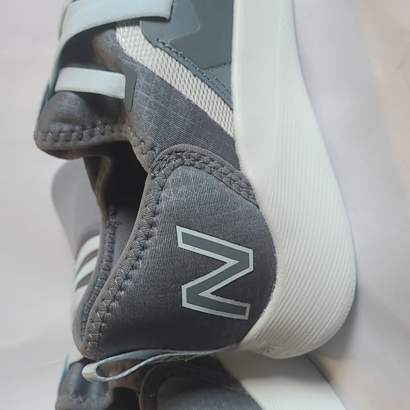 New Balance Womens DynaSoft Beaya Slip Athletic Shoe; Ocean Gray; Size 10 - Picture 4 of 12